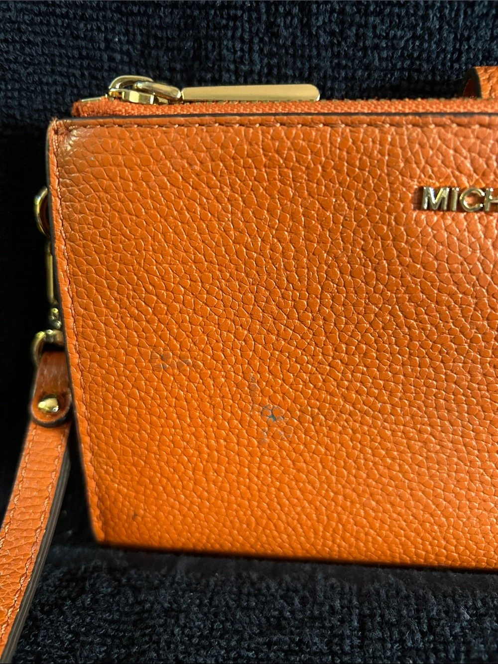 Michael Kors Adele Smartphone Orange Pebbled Leather Wristlet Clutch Gold Logo